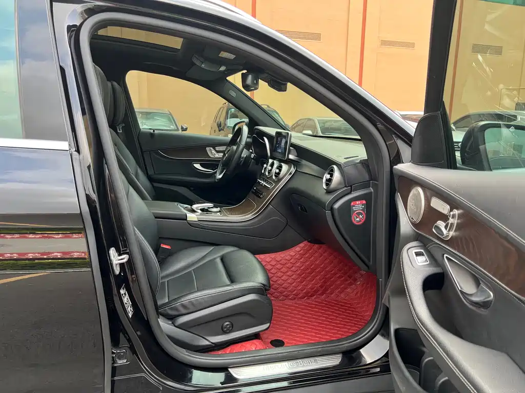 Mercedes-Benz GLC 2017 — фото 13