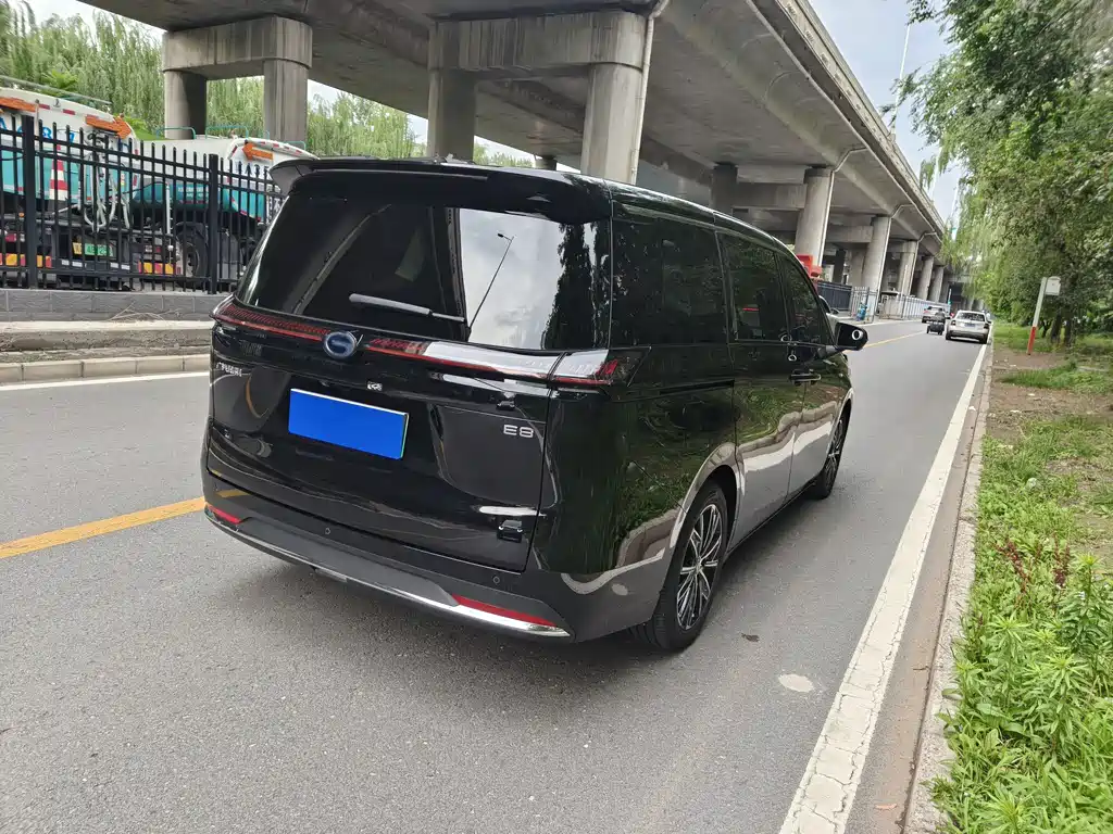 GAC Motor E8 PHEV 2024 — фото 7