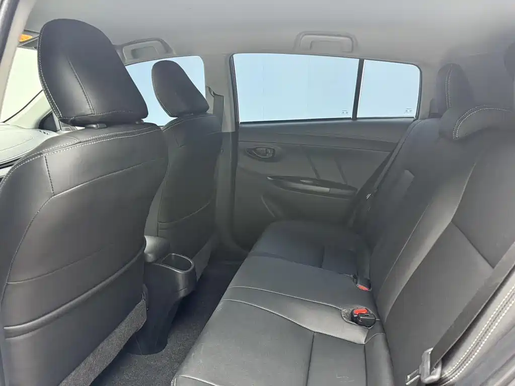 Toyota Yaris L 2022