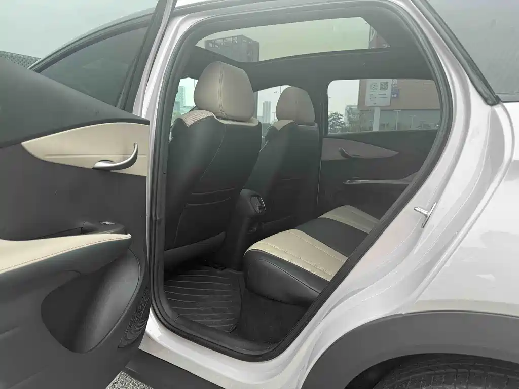 BYD Dolphin 2025