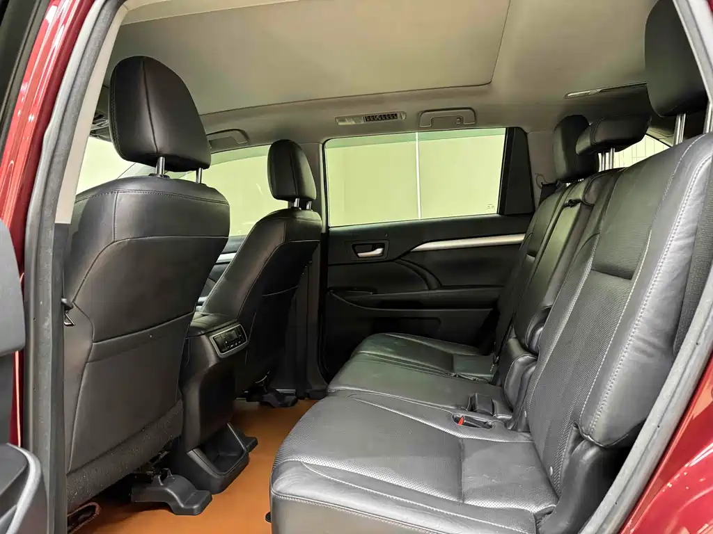 Toyota Highlander 2017 — фото 17