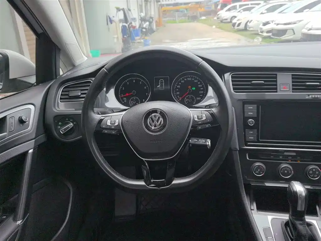 Volkswagen Golf 2019 — фото 11