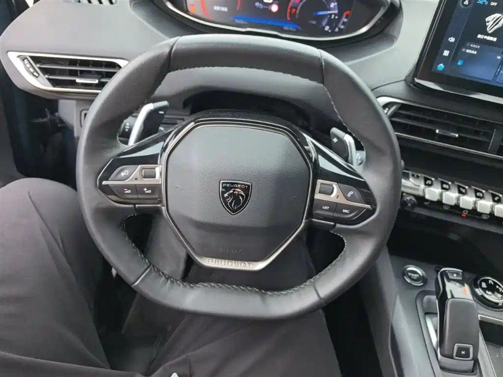 Peugeot 5008 2023 — фото 11