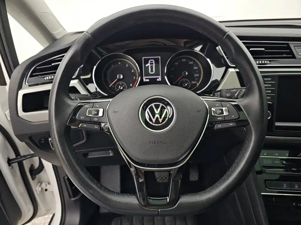 Volkswagen Touran 2021 — фото 11