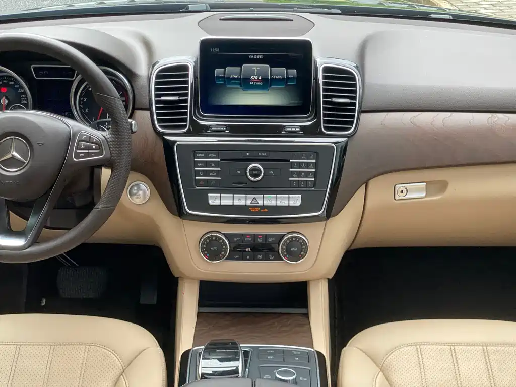 Mercedes-Benz GLE 2016 — фото 10