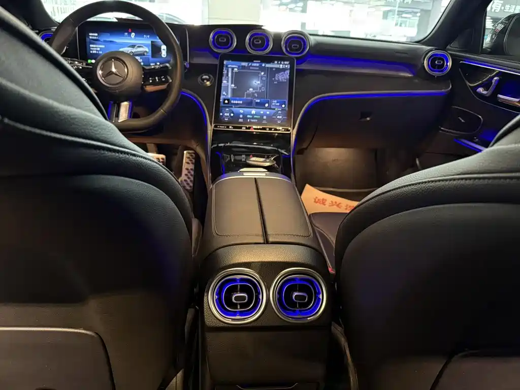 Mercedes-Benz C-Class 2023 — фото 6