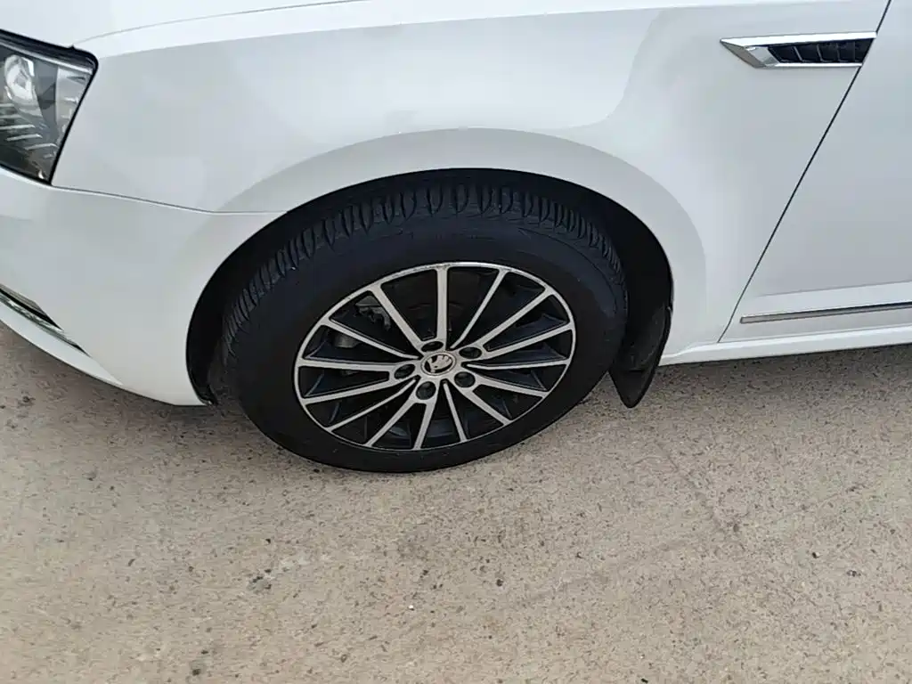 Skoda Octavia 2019 — фото 23