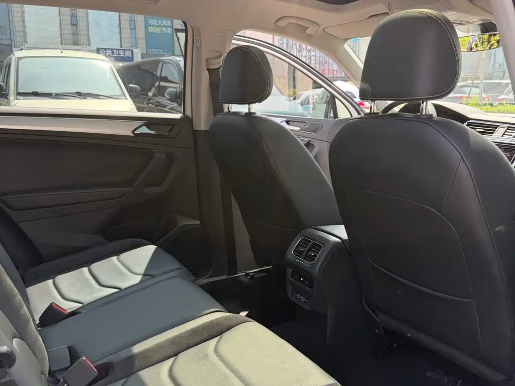 Volkswagen Tiguan L 2019 — фото 12