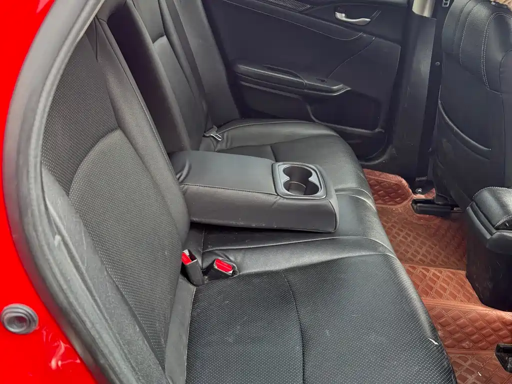 Honda Civic 2018 — фото 16
