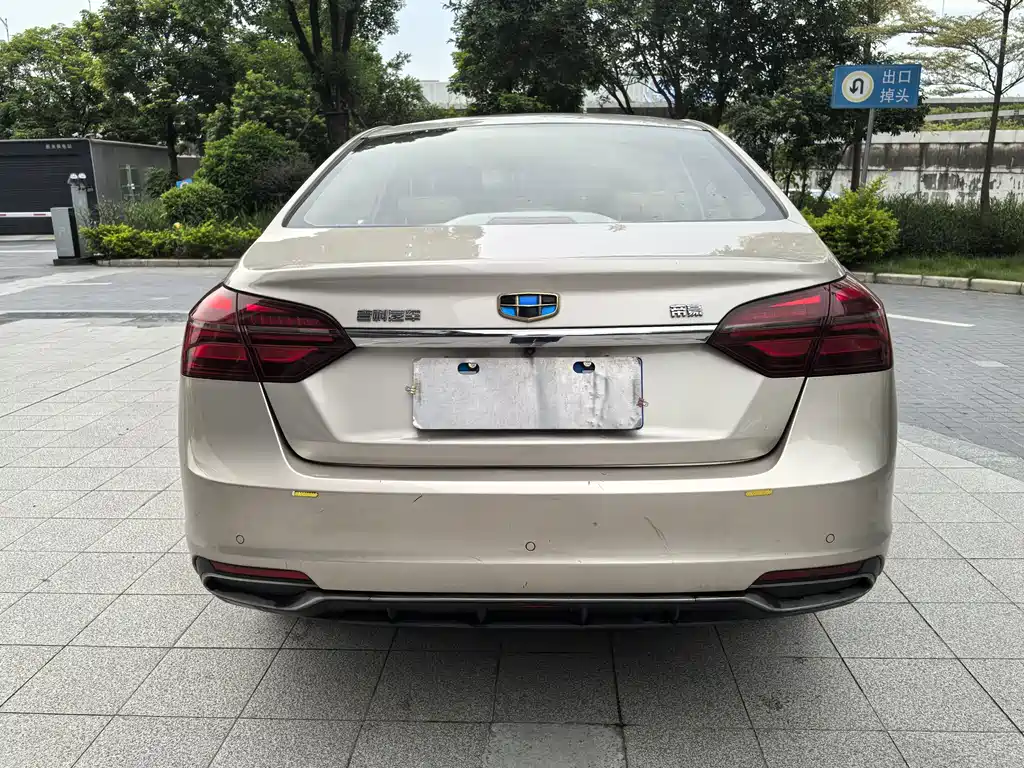 Geely Emgrand 2018