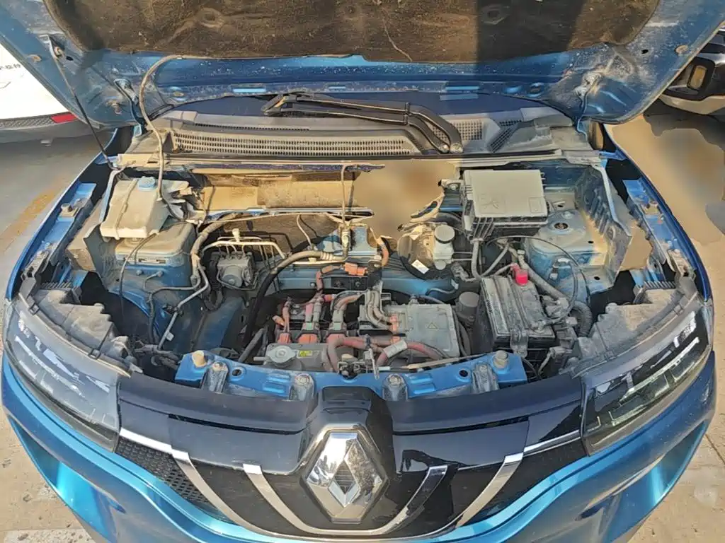 Renault Eno 2019 — фото 20