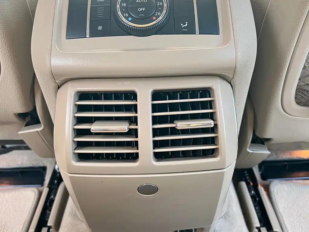 Mercedes-Benz R-Class 2017 — фото 28