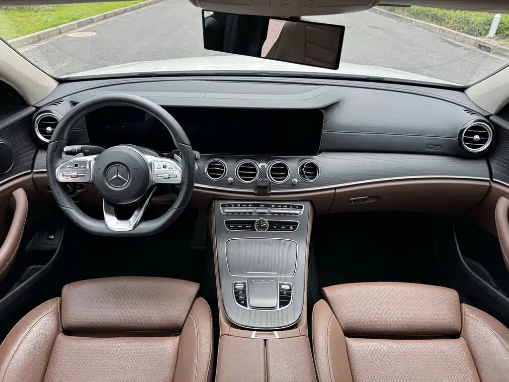 Mercedes-Benz E-Class 2019 — фото 14