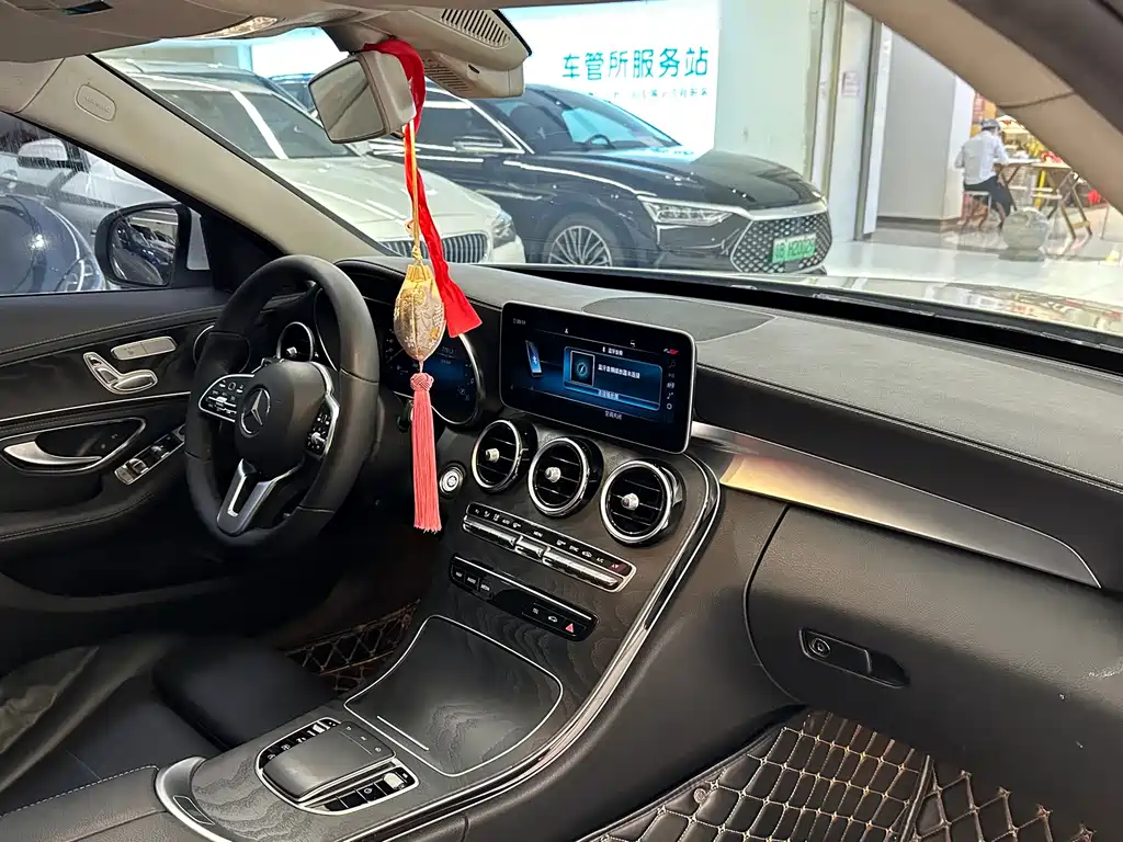 Mercedes-Benz C-Class 2019 — фото 13