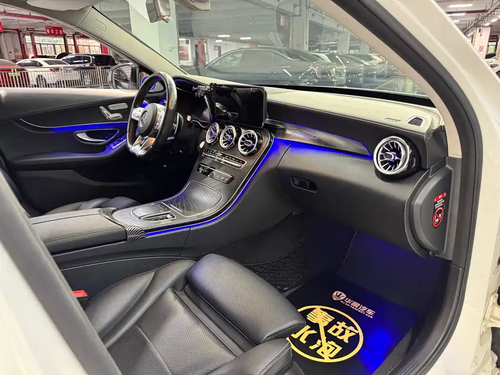 Mercedes-Benz C-Class 2019 — фото 15