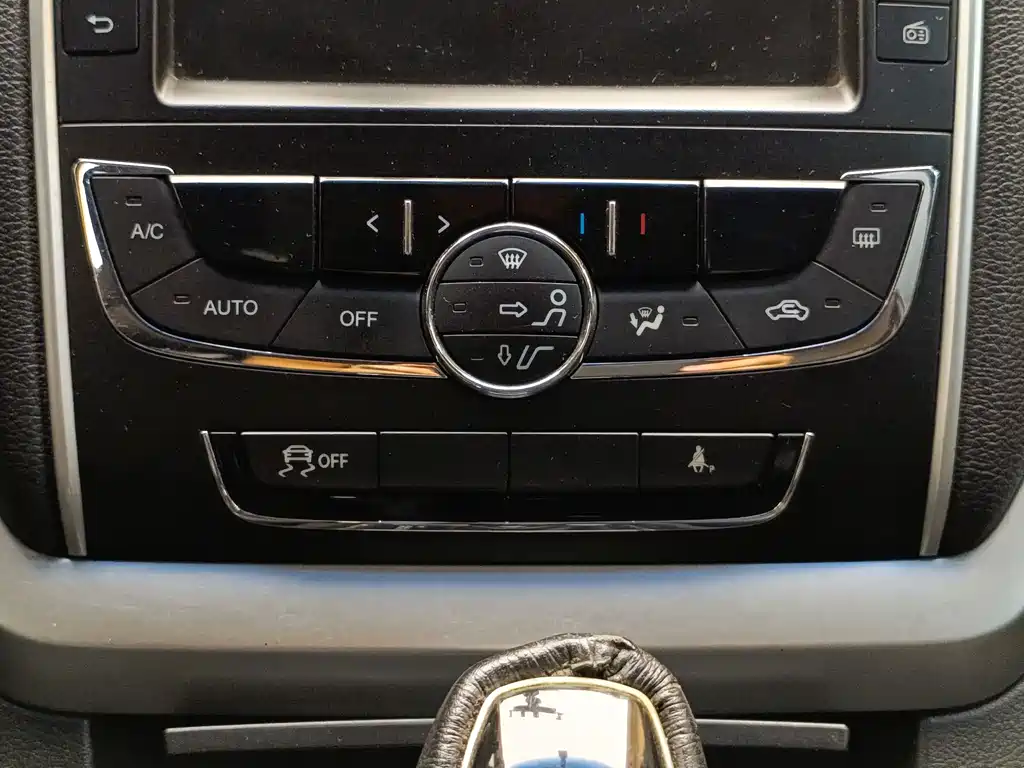 Geely Emgrand 2016 — фото 17