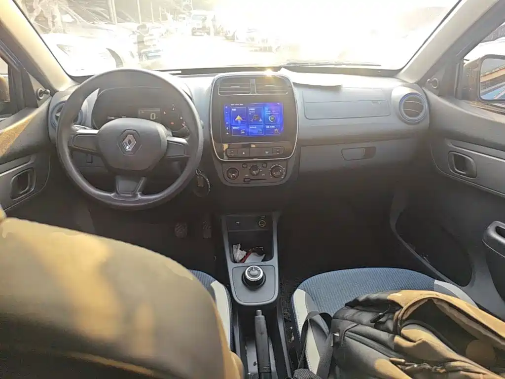 Renault Eno 2019 — фото 10