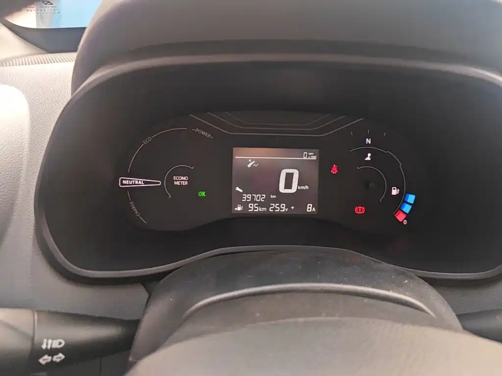 Renault Eno 2019 — фото 12