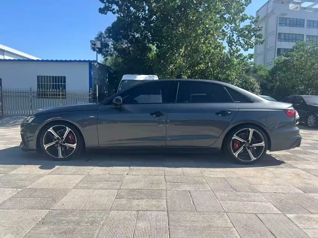 Audi A4L 2025