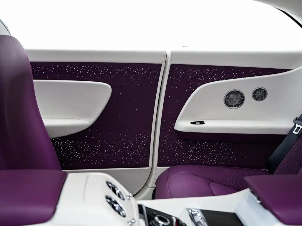 Rolls-Royce Phantom 2025 — фото 10