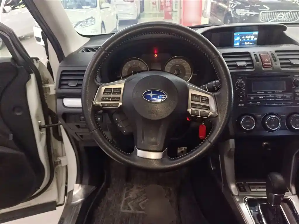Subaru Forester 2015 — фото 11