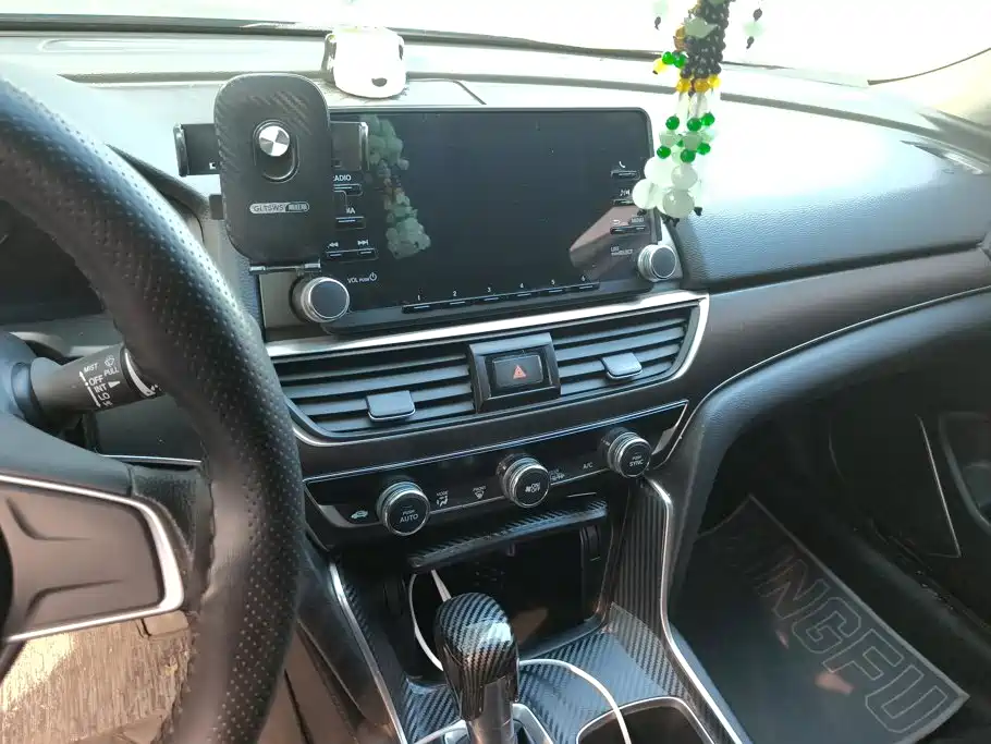 Honda Accord 2018 — фото 13