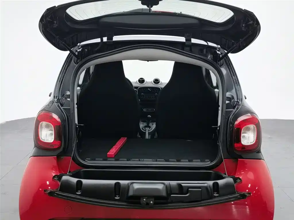 smart Fortwo 2017 — фото 16