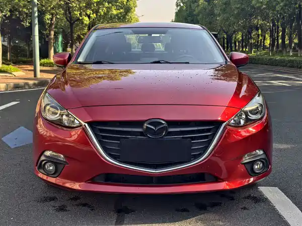 Mazda 3 Axela 2015