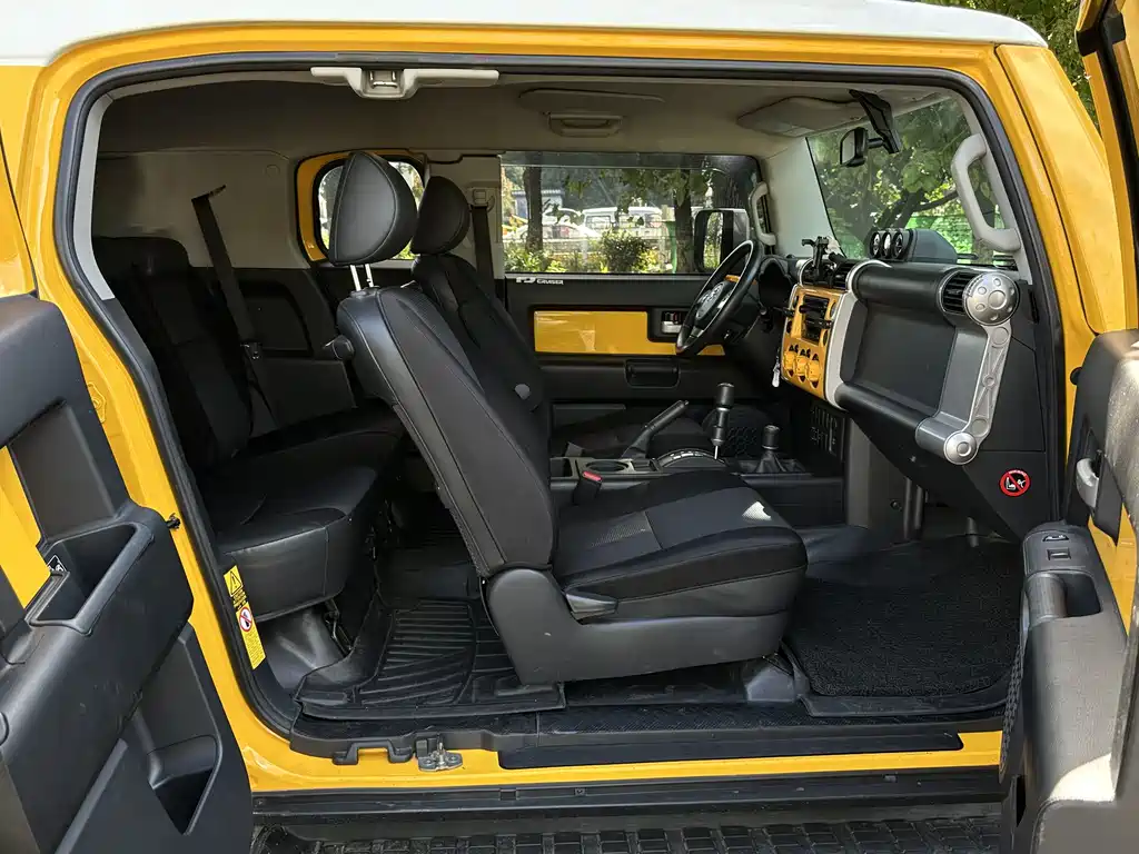 Toyota FJ Cruiser 2018 — фото 11