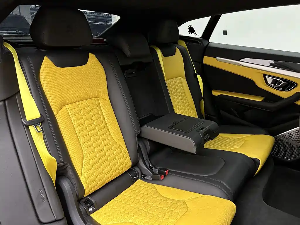 Lamborghini Urus 2019 — фото 23