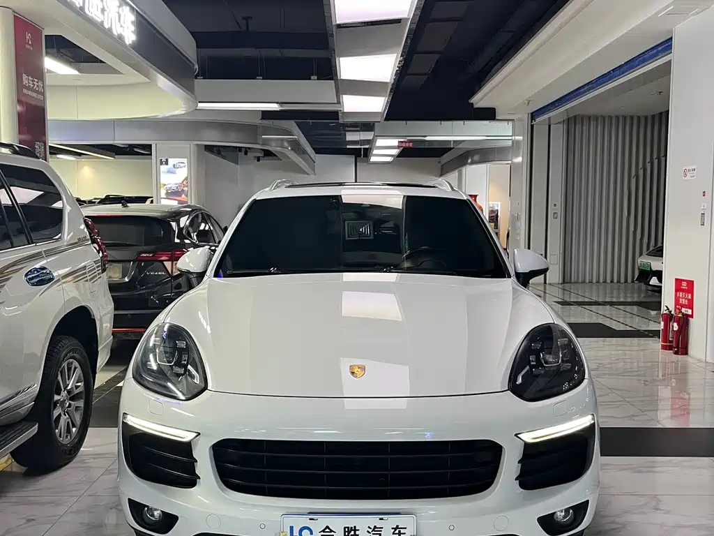Porsche Cayenne 2017 — фото 2