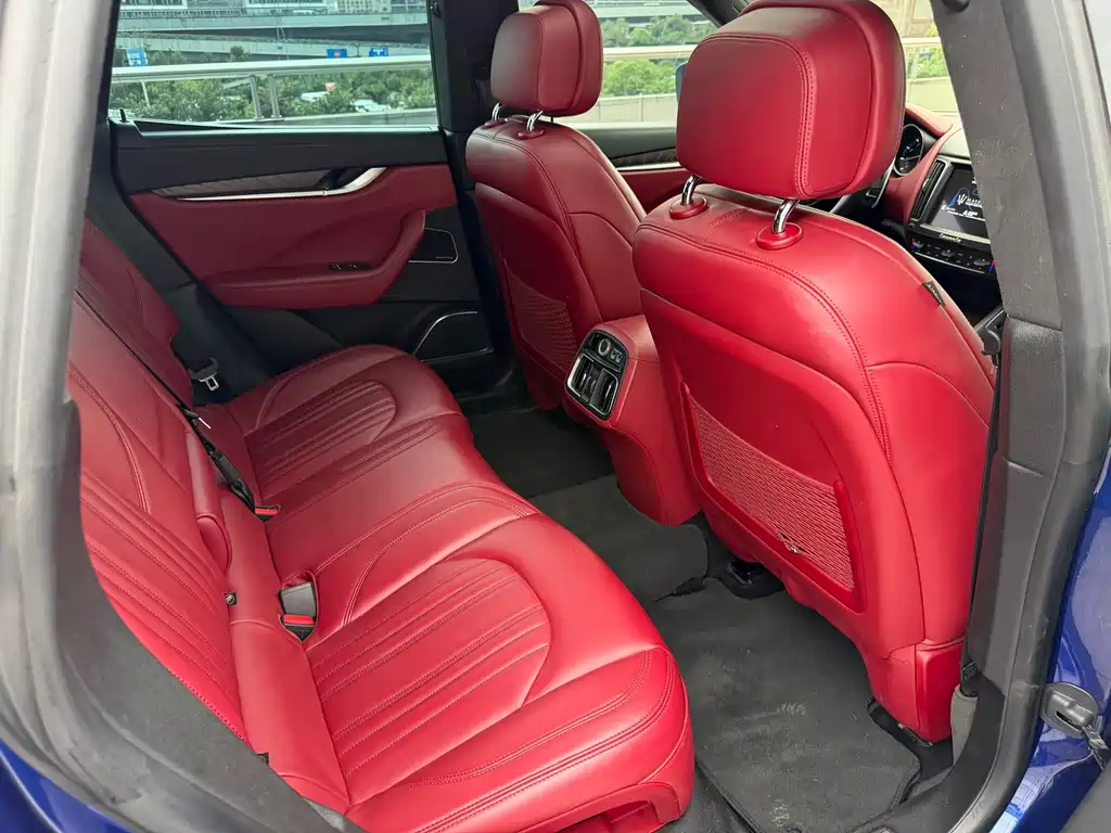 Maserati Levante 2018 — фото 10