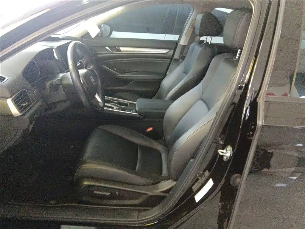 Honda Accord 2022 — фото 15