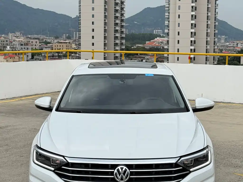 Volkswagen Sagitar 2021