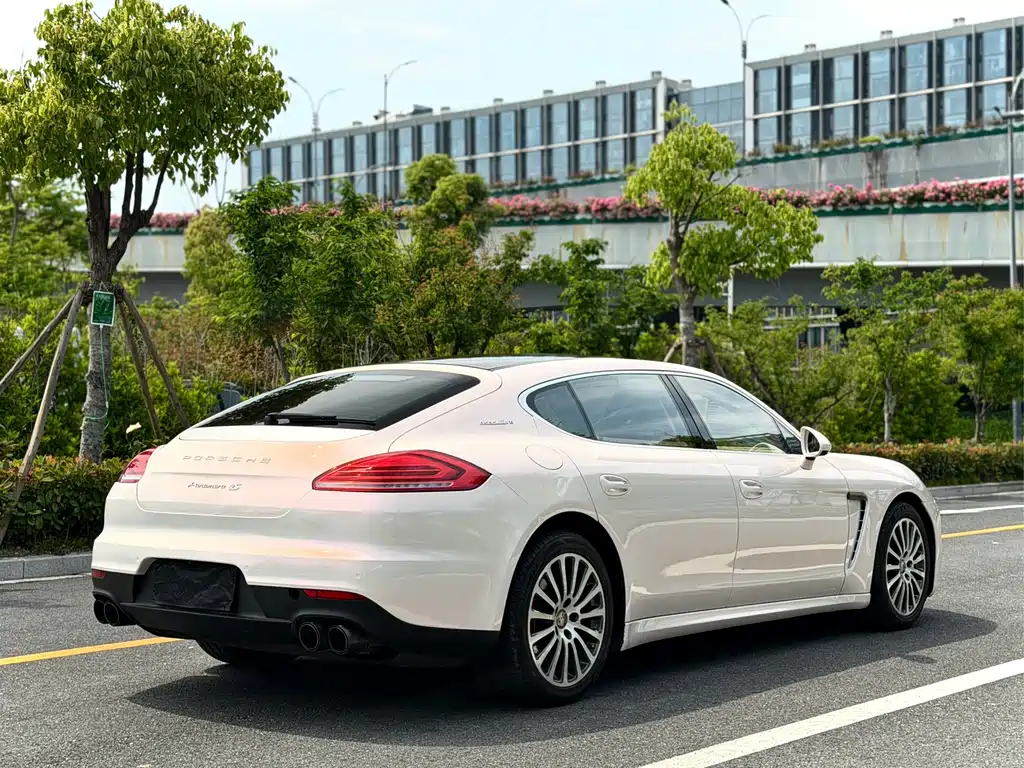Porsche Panamera 2015 — фото 4