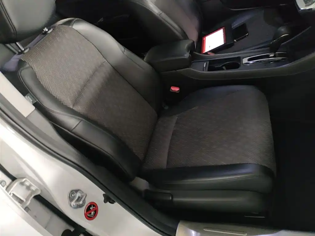 Honda Jade 2017 — фото 25