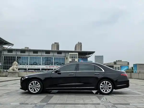 Mercedes-Benz S-Class 2022