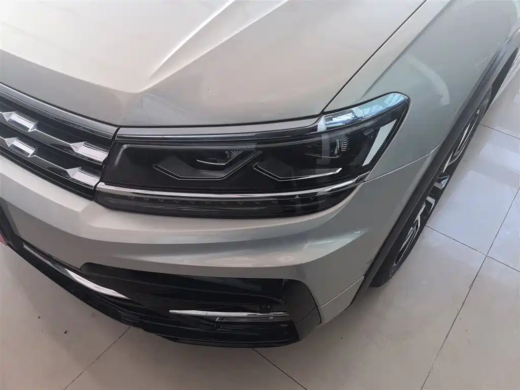 Volkswagen Tiguan L 2021 — фото 24