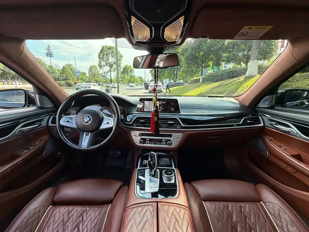 BMW 7 Series 2022 — фото 11