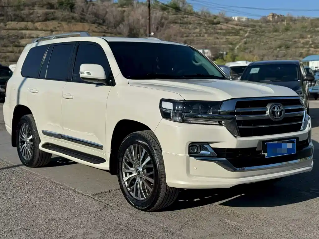 Toyota Land Cruiser 2018 — фото 3