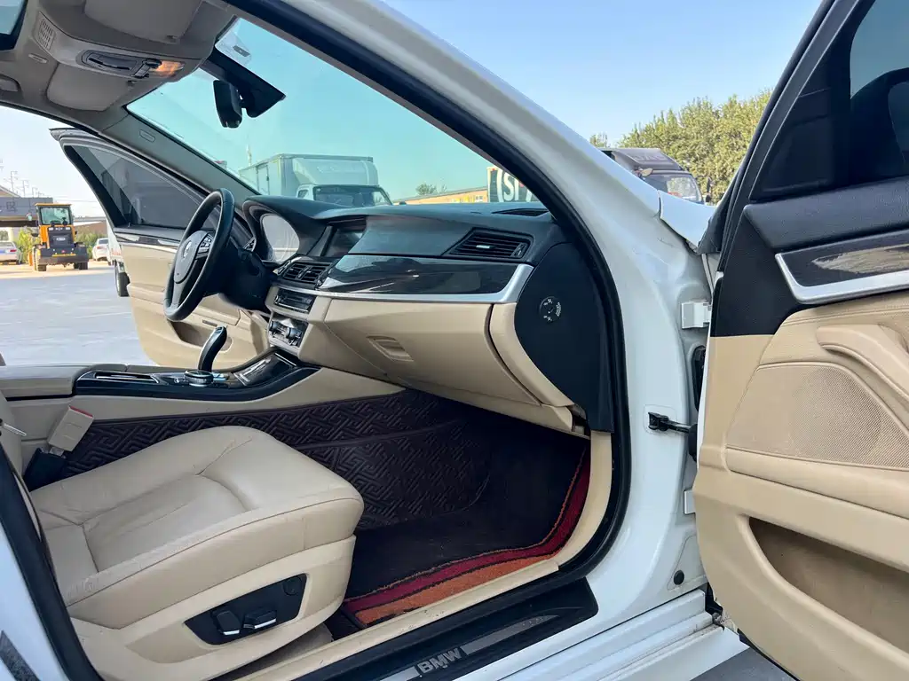 BMW 5 Series 2013 — фото 10