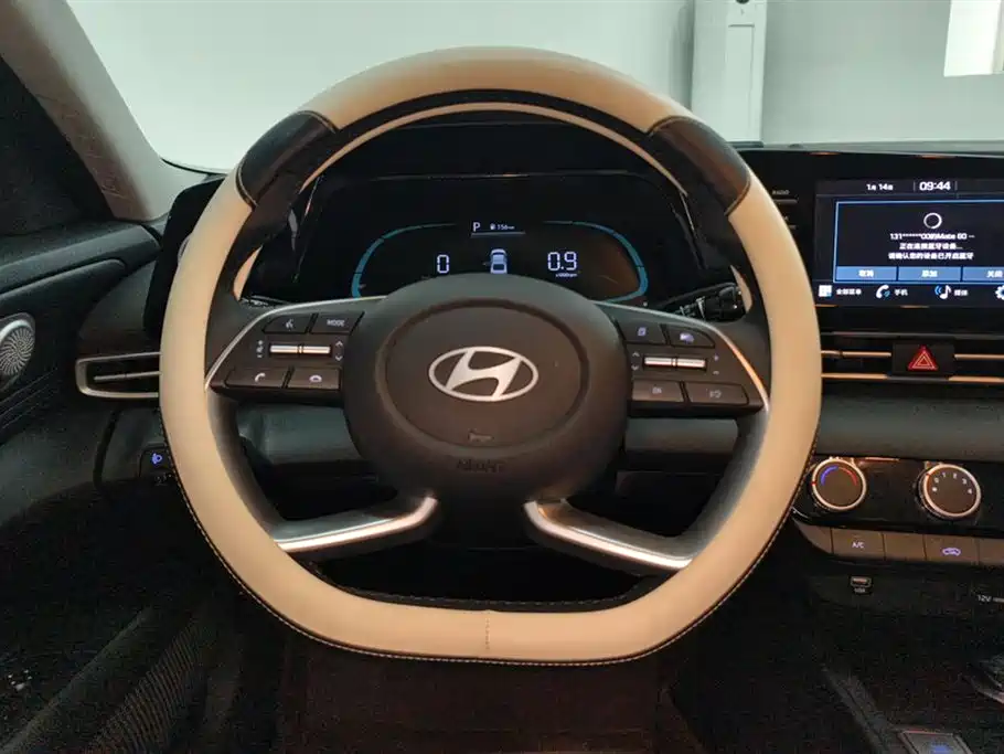 Hyundai Elantra 2025 — фото 15