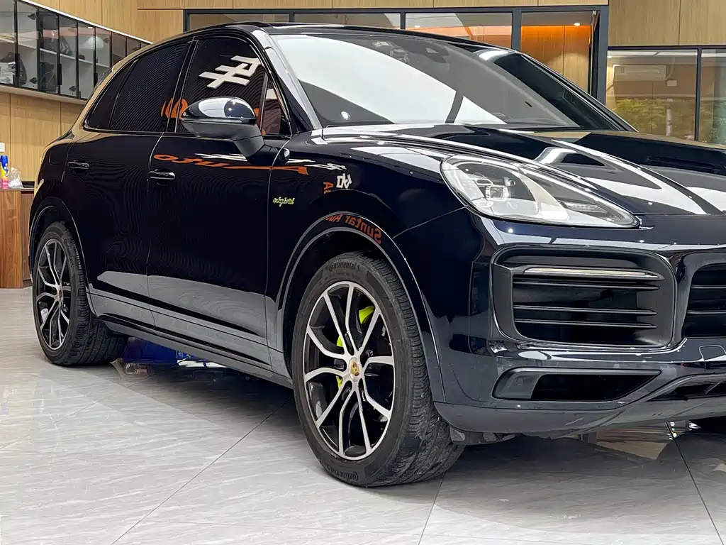 Porsche Cayenne Hybrid 2022 — фото 8