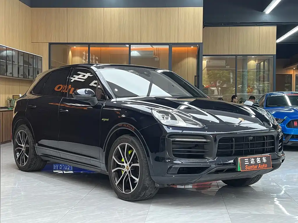 Porsche Cayenne Hybrid 2022 — фото 3
