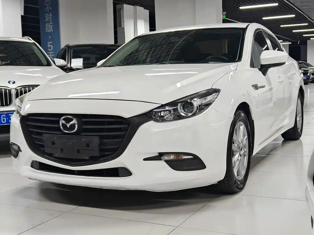 Mazda 3 Axela 2018 — фото 1