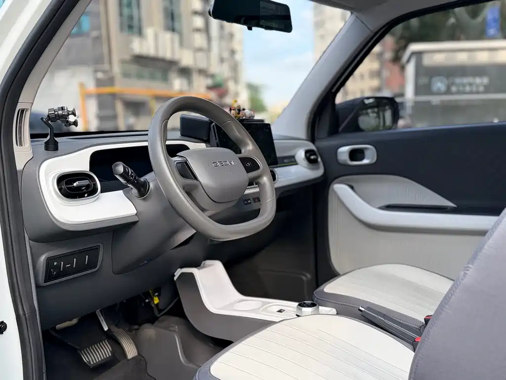 Geely Galaxy Panda 2025 — фото 8