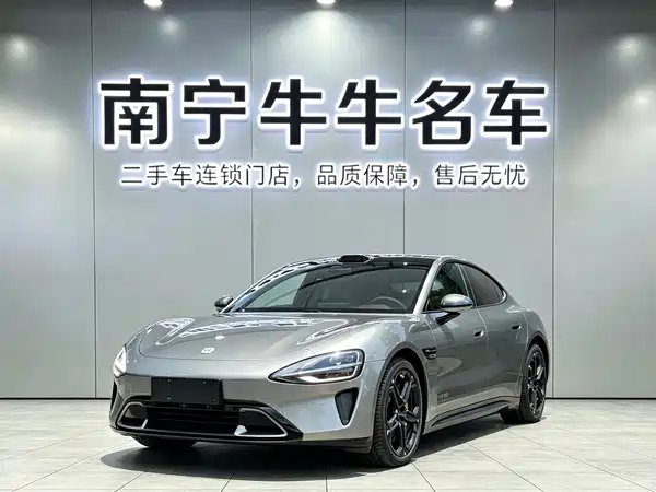Xiaomi SU7 2024