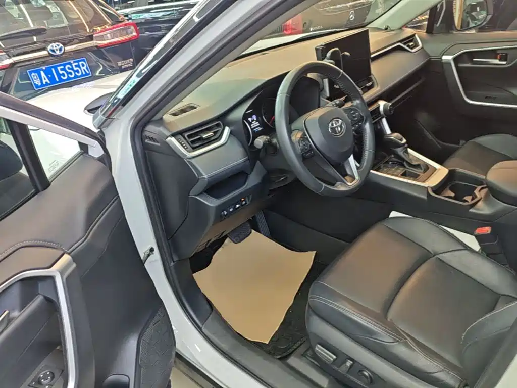 Toyota Wildlander 2021 — фото 16