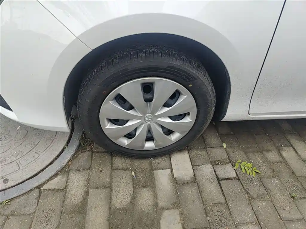 Toyota Yaris L 2019 — фото 23