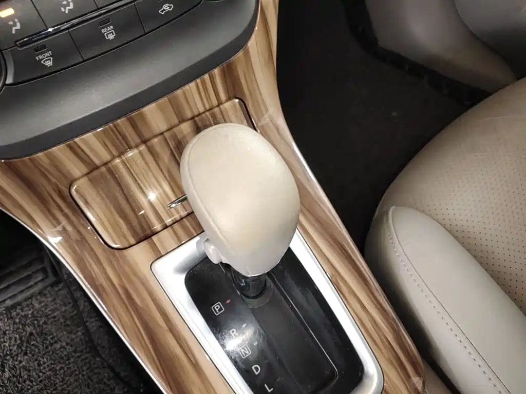 Nissan Sylphy 2015 — фото 14